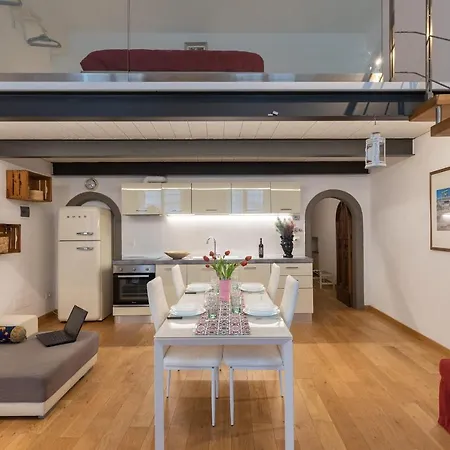 Monalda Loft 2-hosted By Sweetstay Apartment *