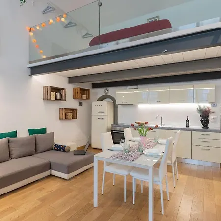 Monalda Loft 2-hosted By Sweetstay Florence